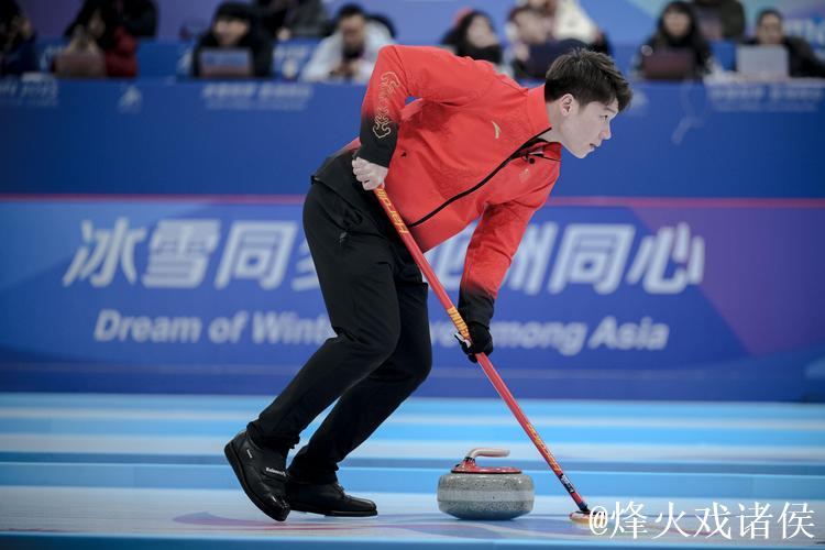 冬奥会冰壶落选赛:中国混双组合7-5力克对手 强势三连胜领跑 冬奥会冰壶落选赛:中国混双组合7-5力克对手 强势三连胜领跑